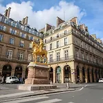 Modern Apt 3Bdr/3Bth - Louvre Museum/Tuileries