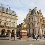 Modern Apt 3Bdr/3Bth - Louvre Museum/Tuileries